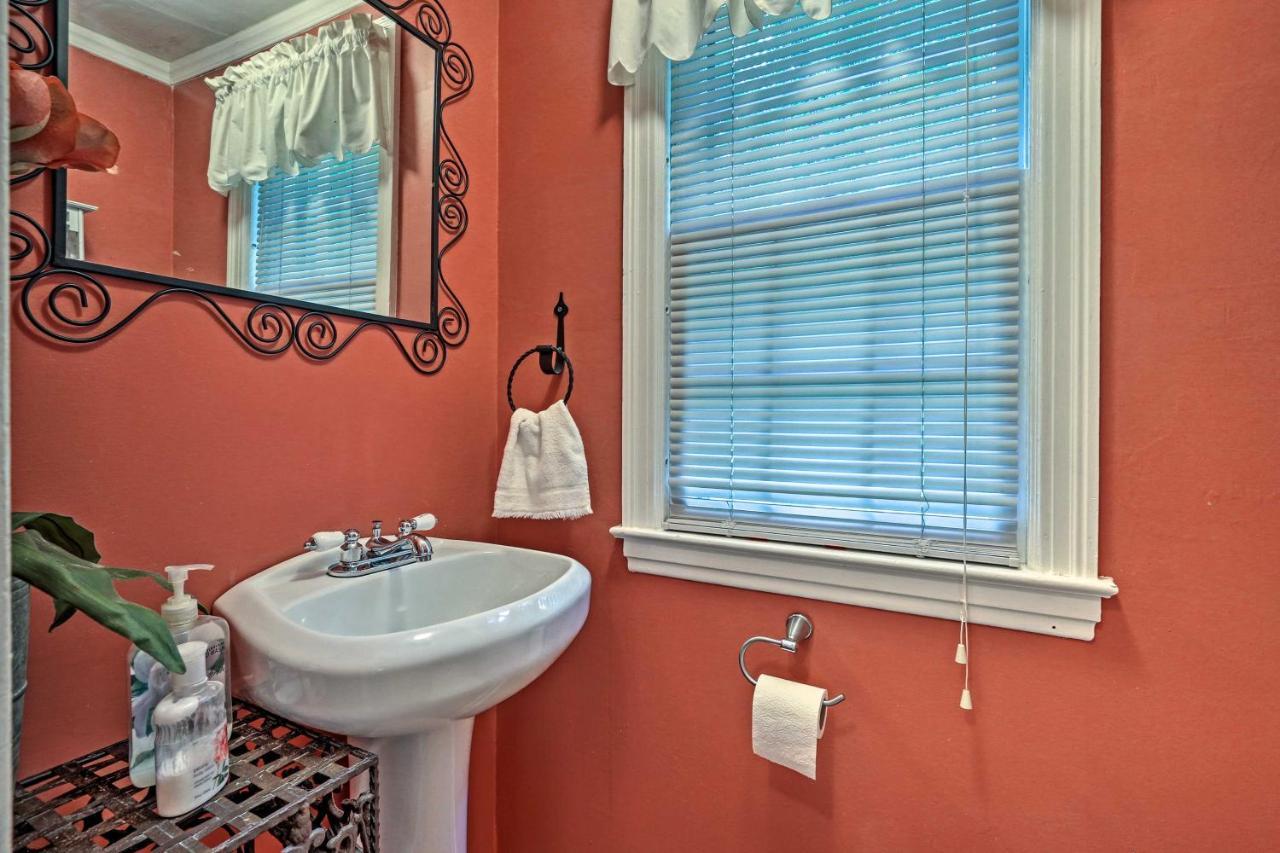 Historic Essex Home With Large Yard Near Downtown! 외부 사진